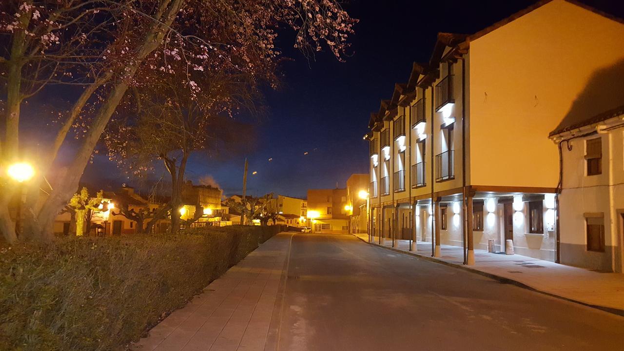 La Casa De Los Soportales Мансилья-де-лас-Мулас Экстерьер фото